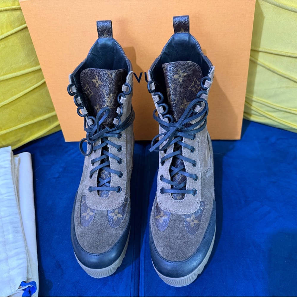 Louis Vuitton Olive and Black Lace-Up Boots - Picture 10 of 14